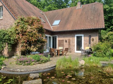 Haus im Haus mit Garten und Doppelgarage!, 41466 Neuss, Einfamilienhaus