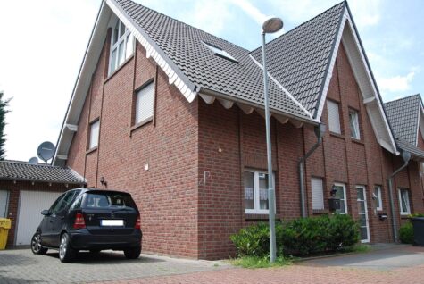 Großzügiges Einfamilienhaus in Neuss – Nähe Internationale Schule, 41464 Neuss, Doppelhaushälfte