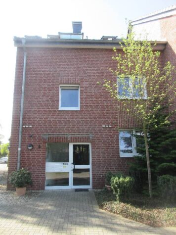 Sonnige 2 Zimmer Maisonette Wohnung mit Balkon, 41462 Neuss, Maisonettewohnung