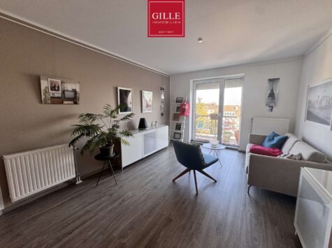 Urbanes Wohnen im Dreikönigenviertel: 2-Zimmer-Wohnung mit Balkon und TG-Stellplatz, 41464 Neuss, Dachgeschosswohnung