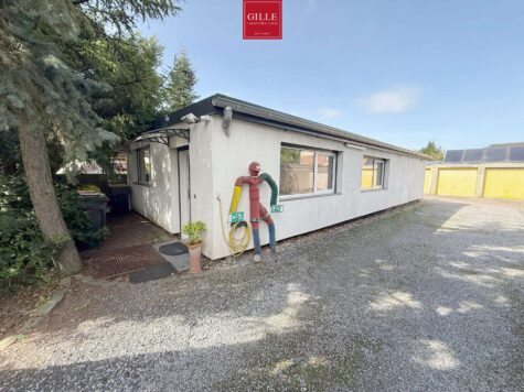Neuss-Stadionviertel: Helle Bürofläche mit 2 großen Büroräumen und bis zu 4 PKW-Außenstellplätzen, 41464 Neuss, Bürofläche