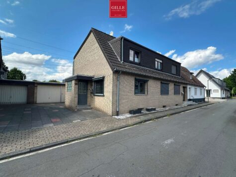 Familienglück in Reuschenberg–tolles Reihenendhaus WEG geteilt mit Traumgarten, Garage&Stellplatz, 41466 Neuss, Reiheneckhaus