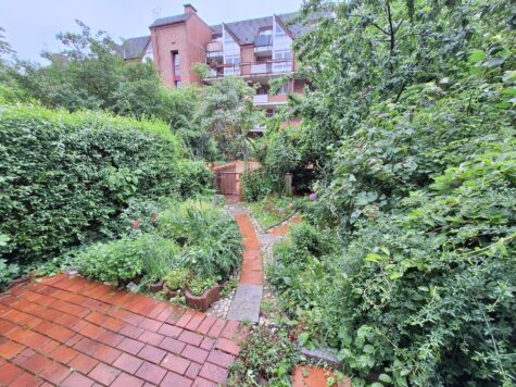 Sanierte 3-Zimmer-Erdgeschosswohnung mit Terrasse, Garten und Tiefgarage in zentraler Lage von Neuss, 41460 Neuss, Erdgeschosswohnung