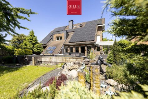 Großzügiges Villenanwesen nahe der internationalen Schule ISR: Einlieger, Büro, Sauna-Wellness, 41462 Neuss, Zweifamilienhaus