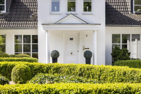 Großes Landhaus in bester Wohnlage am Sporthafen, 41468 Neuss, Einfamilienhaus