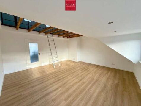 Im Herzen von Neuss: Helle und moderne 3-Zimmerwohnung im Dachgeschoss mit Tageslichtduschbad, 41460 Neuss, Dachgeschosswohnung