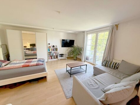 Beste Lage in der Neusser-Innenstadt: Helles und gemütliches Apartment mit Einbauküche und Balkon, 41460 Neuss, Etagenwohnung