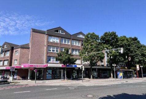 Modernisiertes und helles Ladenlokal mit Außenstellplätzen im Neusser Norden, 41462 Neuss, Praxis