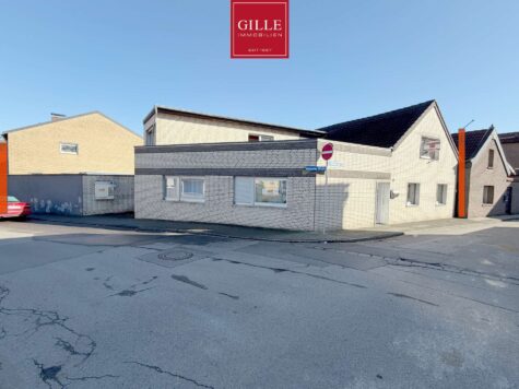 Grevenbroich -Gustorf: Großes 1- bis 2-Familienhaus mit 8 Zimmern, 2 Bädern, Garten u. Garage / frei, 41517 Grevenbroich, Reihenendhaus