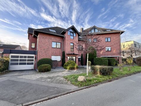 Helle 2-Zimmerwohnung mit Balkon und TG-Stellplatz in TOP-Lage!, 41464 Neuss, Etagenwohnung