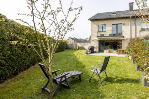 Einziehen und wohlfühlen – Gepflegtes Reihenendhaus mit großem Garten, 41472 Neuss, Reihenendhaus