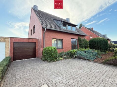 Neuss-Helpenstein: Freistehndes 1-Familienhaus mit großem Grundstück und tollem Blick, 41472 Neuss, Einfamilienhaus