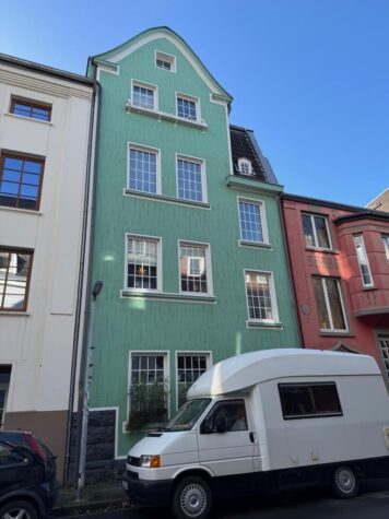 Gute Kapitalanlage: 4-Fam.-Haus mit großer Dachterrasse in gefragter Innenstadtlage, 41460 Neuss, Mehrfamilienhaus