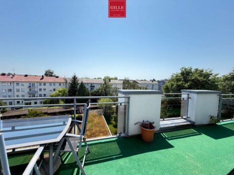 Über den Dächern von Düsseldorf: Große Galerie-Maisonette-Wohnung mit Aufzug u. Dachterrasse, frei !, 40589 Düsseldorf, Etagenwohnung