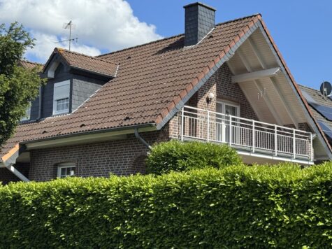 Top-Gepflegtes EFH m. Garten u. Garage, 41516 Grevenbroich-Münchrath, Einfamilienhaus