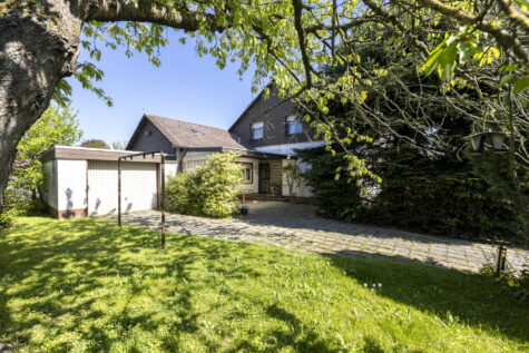 Top-Grundstück mit Bestandsimmobilie in hervorragender Lage von Rosellen, 41470 Neuss, Einfamilienhaus