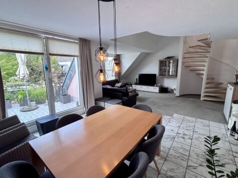 Zur Eigennutzung: Großzügige und helle Maisonettewohnung mit Aufzug und zwei Bädern in der Neusser Innenstadt, 41460 Neuss, Maisonettewohnung