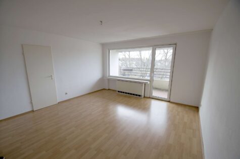 Helles Apartment mit Loggia, Einbauküche und Duschbad in Altenessen, 45326 Essen, Dachgeschosswohnung