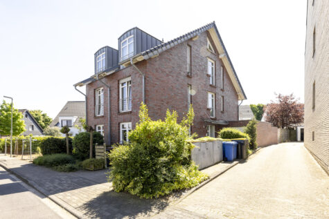 Hochwertiges 3-Familienhaus mit Baugrundstück im beliebten Neusser Norden, 41462 Neuss, Mehrfamilienhaus
