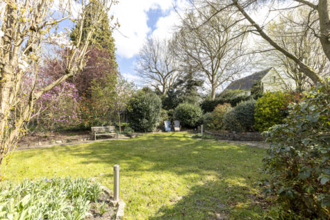 Außergewöhnliche Wohnung mit Haus-im-Haus-Charakter inkl. Büroeinheit am Neusser Stadtgarten, 41464 Neuss, Reihenmittelhaus