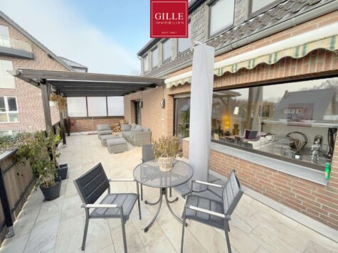 Charmant & Großzügig: 2-Zim.Whg mit großem Wohnraum, Dachterrasse, Duschbad Kamin & Garage in Kaarst, 41564 Kaarst, Terrassenwohnung