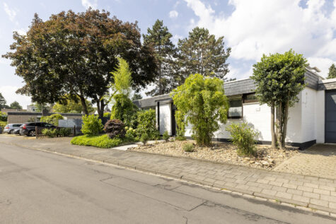 Bungalow mit traumhaftem Grundstück im Herzen von Kaarst, 41564 Kaarst, Bungalow
