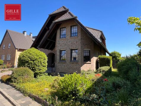 Neuss-Helpenstein: Sehr solides und gepflegtes 1-Familienhaus mit Garten, Kamin, Sauna und Garage, 41472 Neuss, Einfamilienhaus