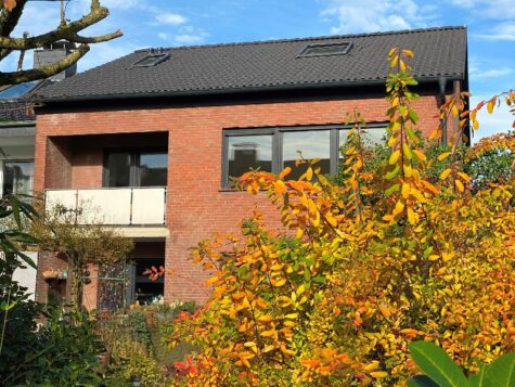 Neuss-Nord, 4 Zimmer Wohnung – komplett saniert, energetisch A+, kurzfristig beziehbar! Max. 3 Pers!, 41462 Neuss, Maisonettewohnung